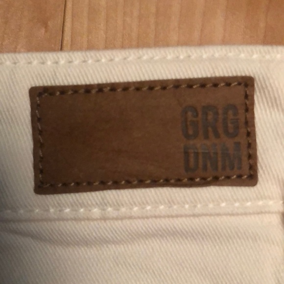 Two toned jean shorts - Picture 4 of 6